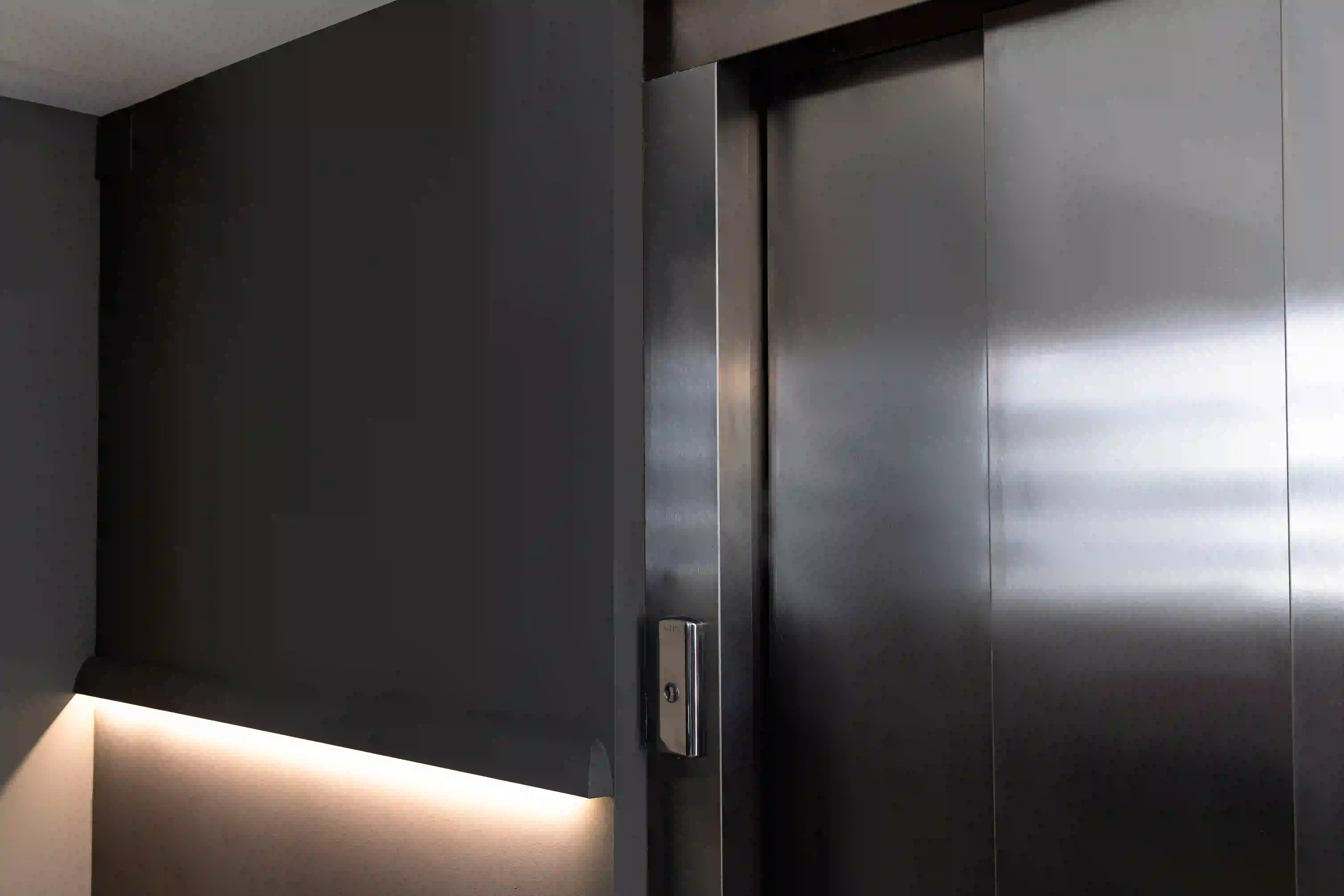 24/7 Emergency Service: When You Call Aaron Elevators?